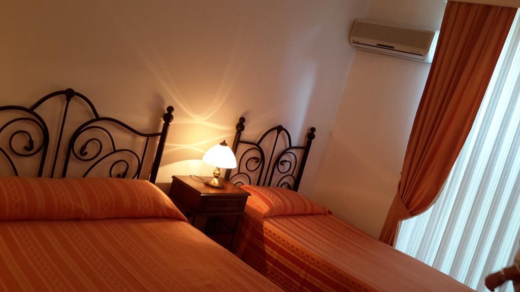 Ege Hotel Bozcaada Island Habitación foto